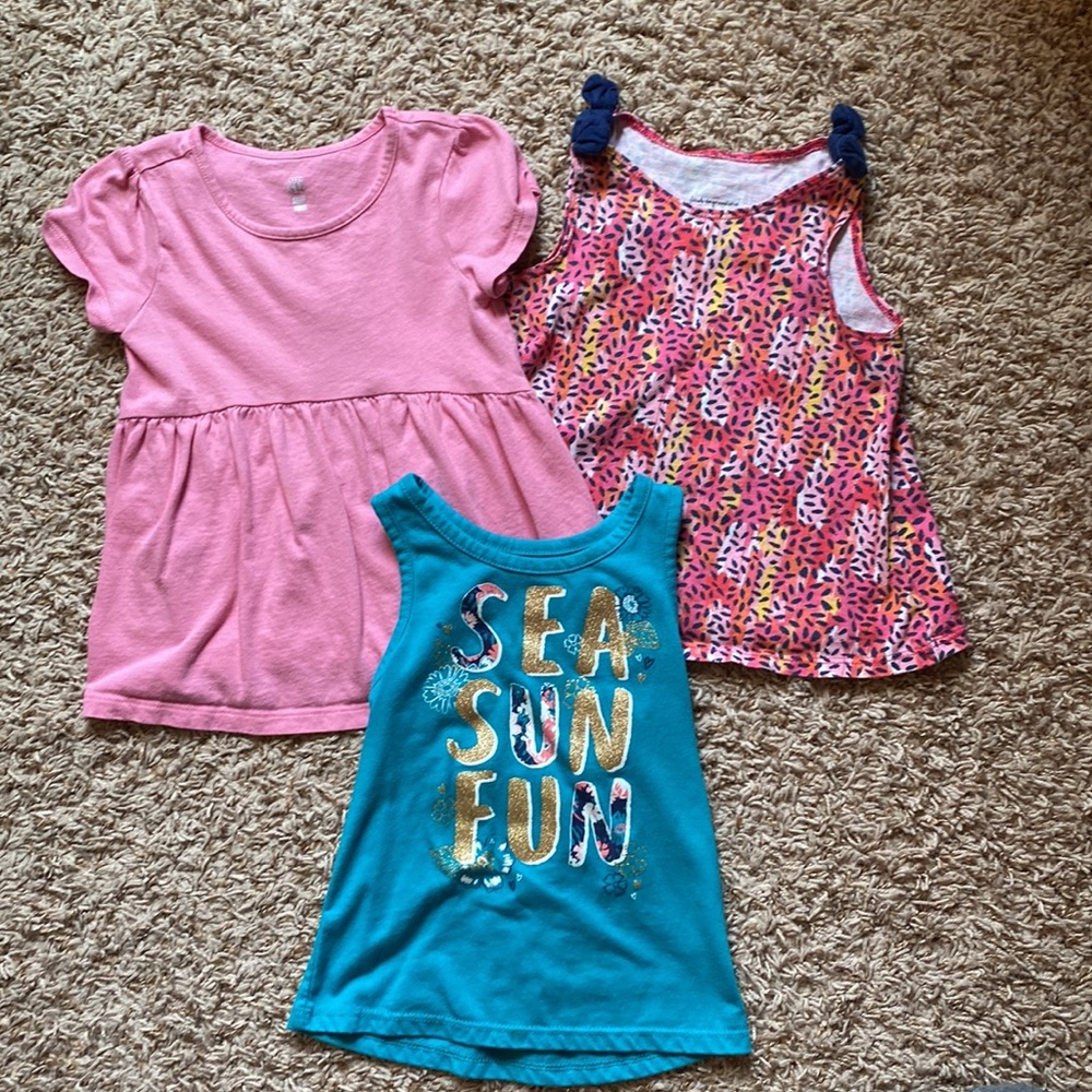 2t girls lot of 3 tops.